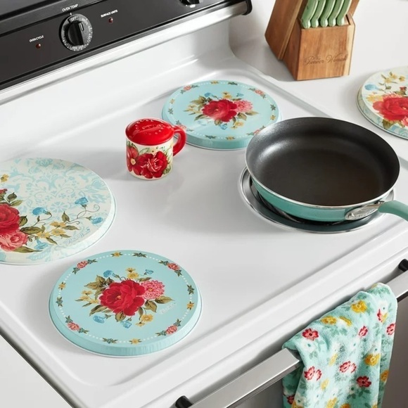 🎁 New The Pioneer Woman Sweet Rose Stove Burner Covers, Qty 4, Red, White Red - Picture 4 of 6